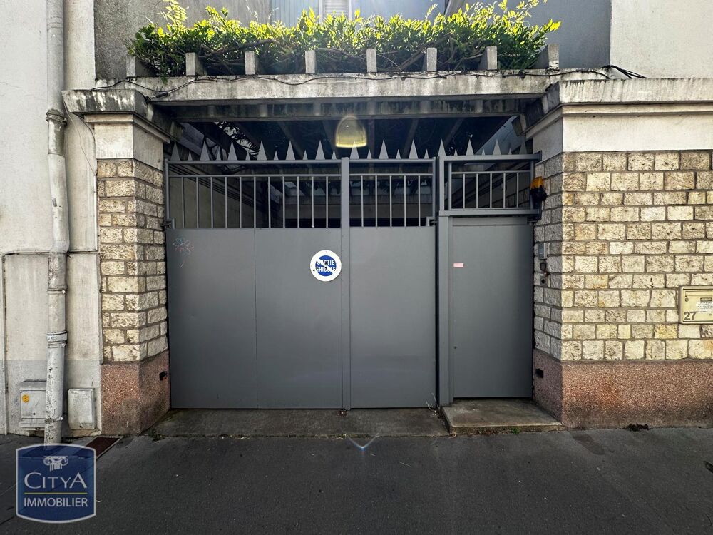 location Parking / Garage Tours (37000)