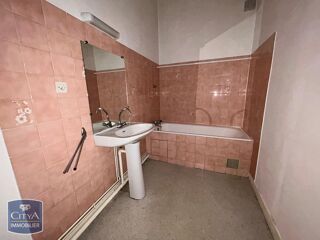  Appartement à louer 3 pièces 82 m²
