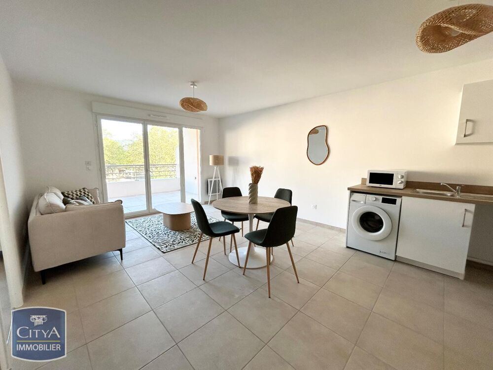 location Appartement - 2 pièce(s) - 43 m² Solliès-Pont (83210)