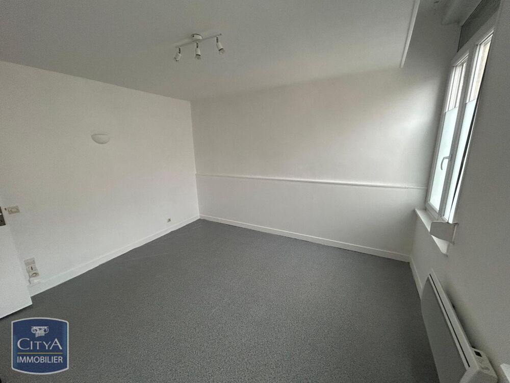 À LOUER : Appartement T3 situé dans le centre-ville de S....
