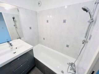 Appartement à louer 2 pièces 56 m²