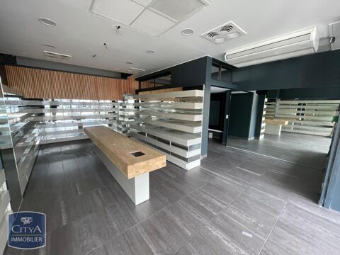 &Agrave; LOUER : Local professionnel situ&eacute; au 9 Place Andr&eacute; ... 1413 38000 Grenoble