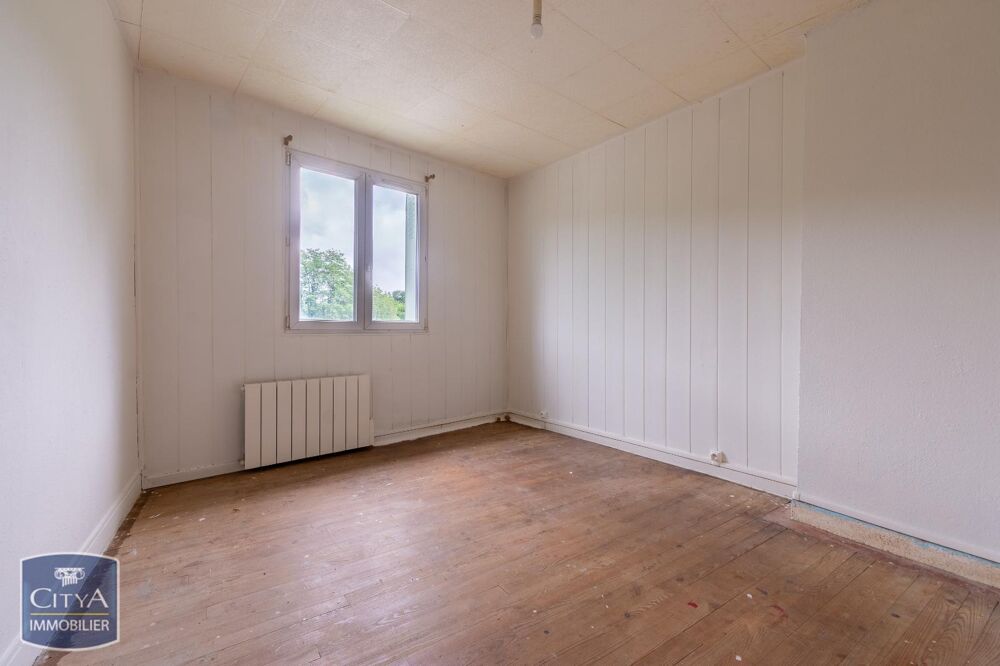 VENTE d'une maison à rénover de 90 m² avec 3 chambres, a....