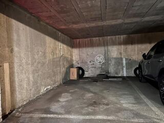  Parking / Garage  vendre 