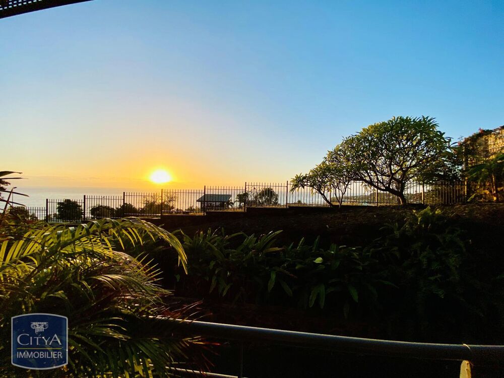 Appartement T3 avec jardin et vue sur mer à Saint-Gilles....