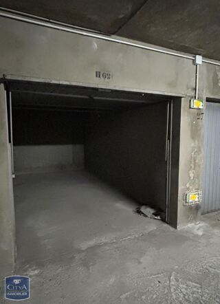  Parking / Garage  vendre 