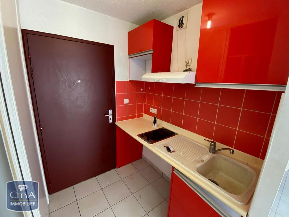 VENTE d'un STUDIO avec varangue et parking secteur FACUL....