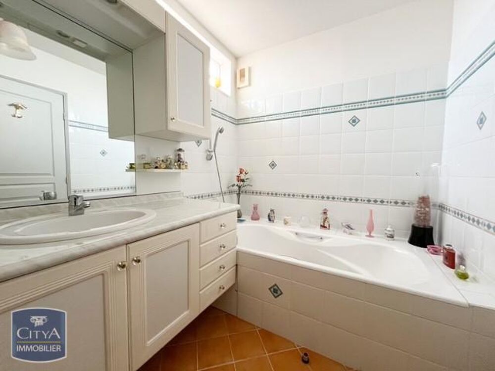 � vendre  Appartement Sanary-sur-Mer (83110)