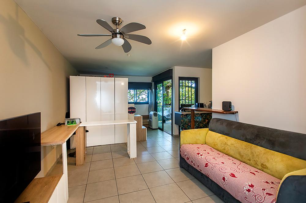 LES AVIRONS CENTRE-VILLE - GRAND T2 DE 56 M² AVEC VARANG....