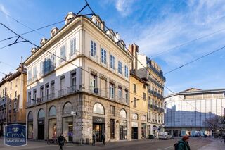  Appartement � vendre 7 pi�ces 182 m�