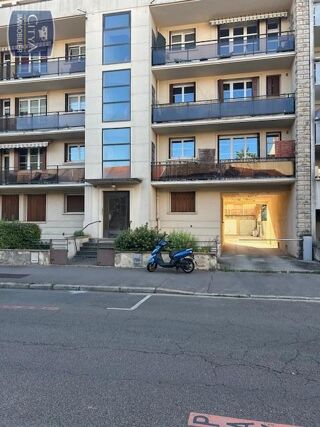  Parking / Garage  vendre 