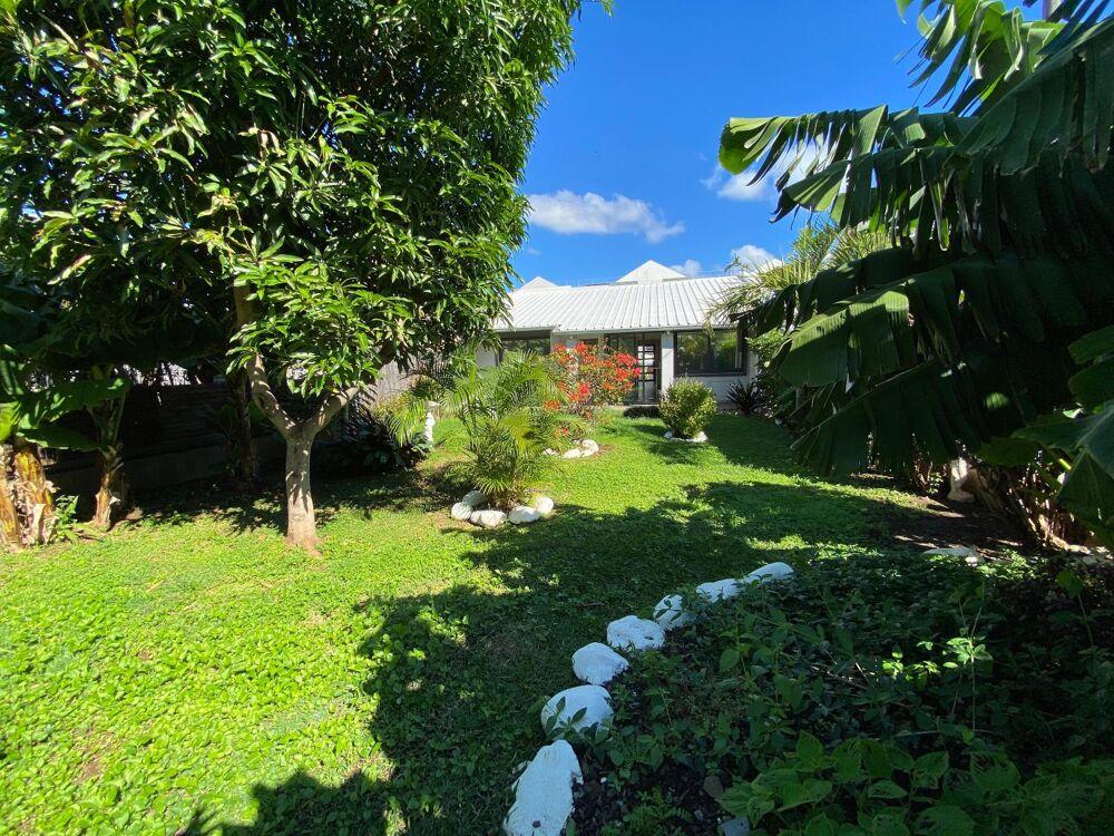Ravine Blanche, maison de ville avec jardin dans un bien....