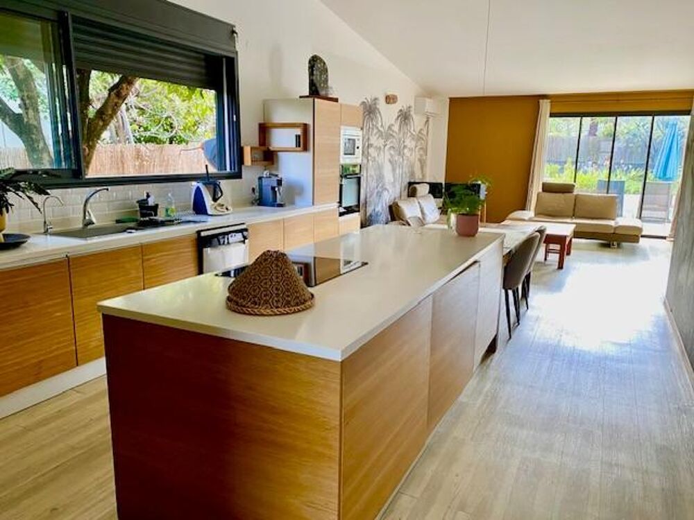 vente Maison - 6 pièce(s) - 177 m² Saint-Pierre (97410)