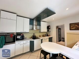  Maison  vendre 9 pices 249 m