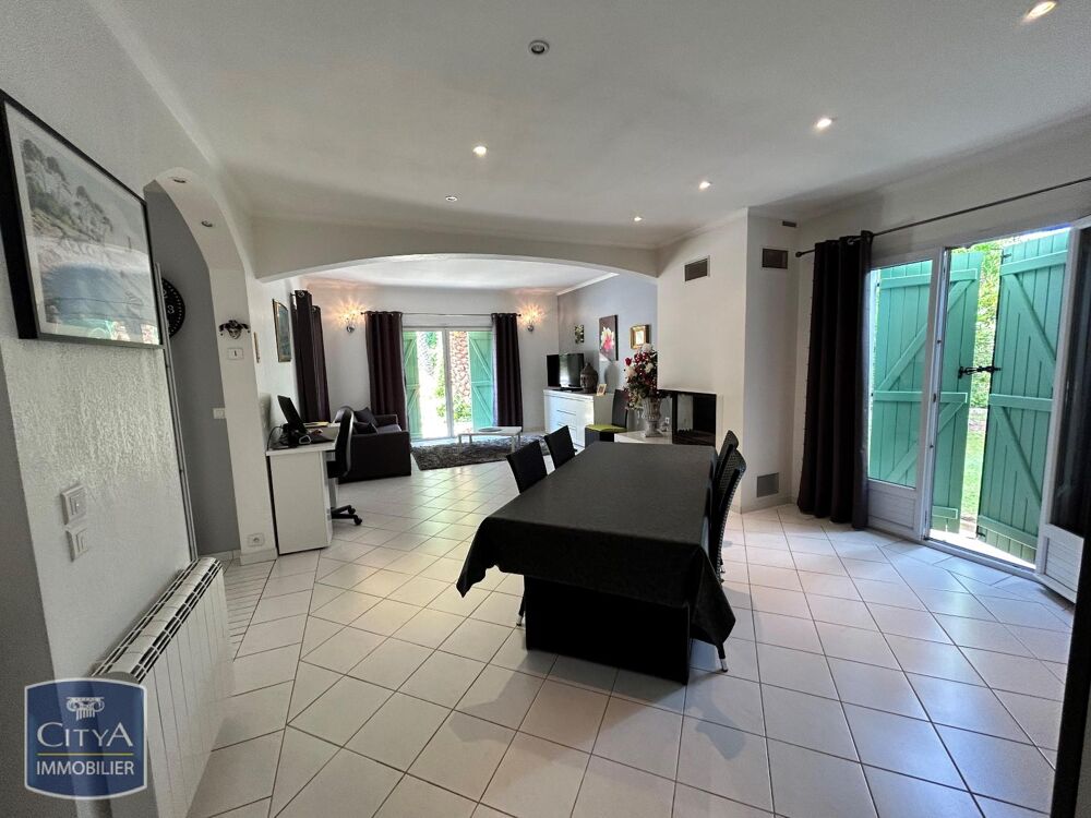 � vendre  Villa Saint-Rapha�l (83700)