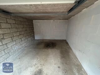  Parking / Garage  vendre 