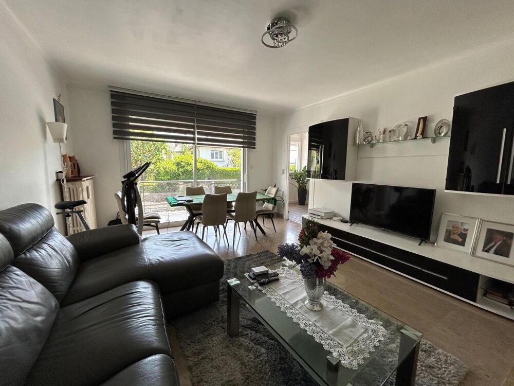 VENTE : Maison avec 4 chambres sur un terrain de 720 m²,....
