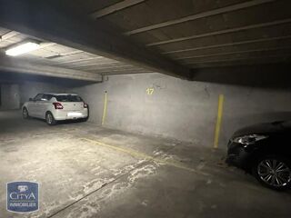  Parking / Garage  vendre 