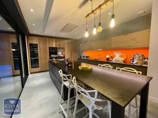  Maison � vendre 8 pi�ces 318 m�