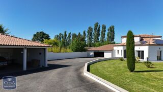  Villa  vendre 7 pices 235 m
