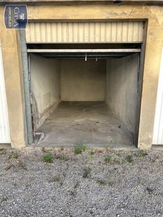  Parking / Garage  vendre 