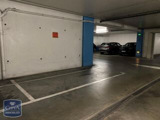  Parking / Garage  vendre 