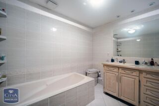  Maison  vendre 8 pices 261 m