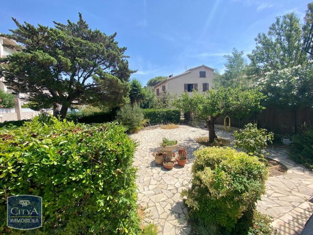 A VENDRE - VILLA ( T6 ) - LE BRUSC - A VENDRE - LE BRUSC....