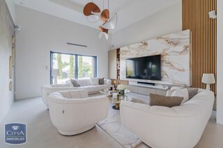  Villa  vendre 6 pices 220 m