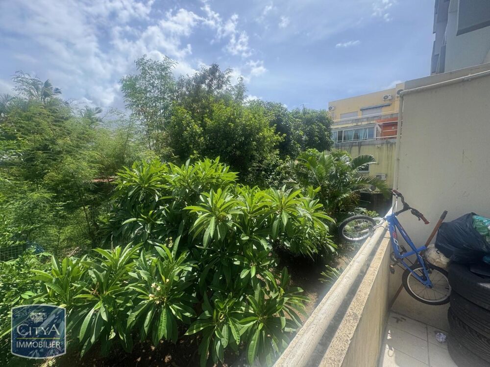 VENTE d'un appartement non meublé, situé dans un quartie....