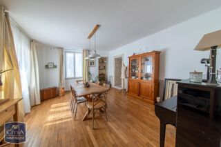  Maison  vendre 5 pices 221 m