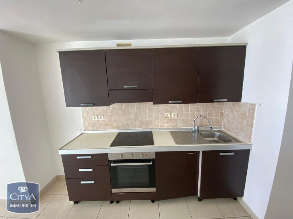 À saisir : Appartement T5 (90 m²) au dernier étage à Sai....