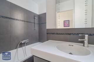  Appartement  vendre 2 pices 57 m