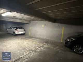  Parking / Garage � vendre 