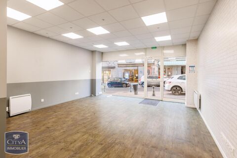 Local commercial de 81 m&sup2; id&eacute;alement situ&eacute; en plein c... 90000 63200 Riom