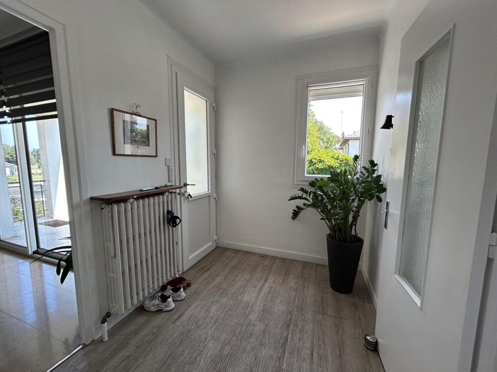 VENTE : Maison avec 4 chambres sur un terrain de 720 m²,....
