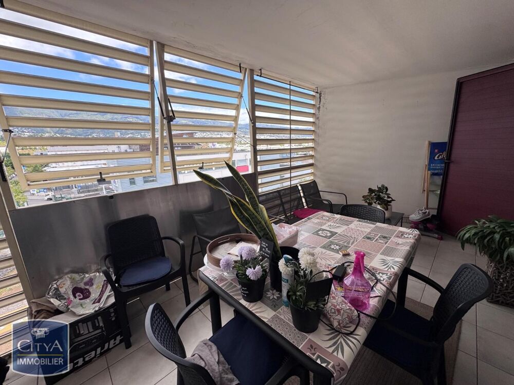 VENTE d'un appartement sans meuble avec ascenseur et pla....