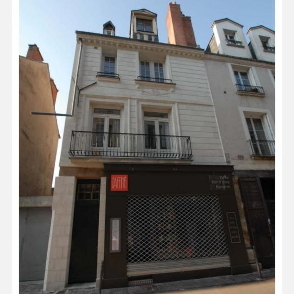 VENTE d'un studio de 25 m² en plein centre de Tours, sec....