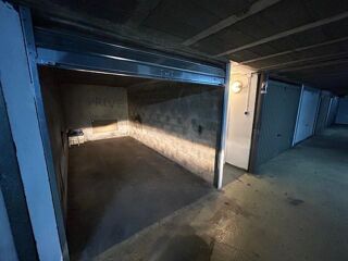  Parking / Garage  vendre 