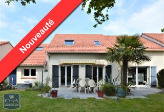  Maison  vendre 9 pices 175 m