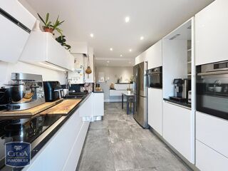  Appartement  vendre 4 pices 109 m