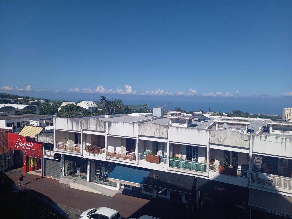 VENTE d'un appartement T2 (45 m²) avec varangue de 8 m²,....