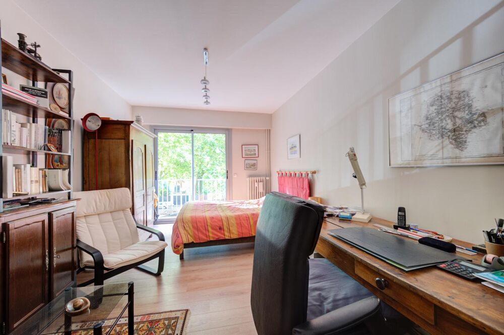 À vendre : grand appartement T3 à Halles, avec emplaceme....