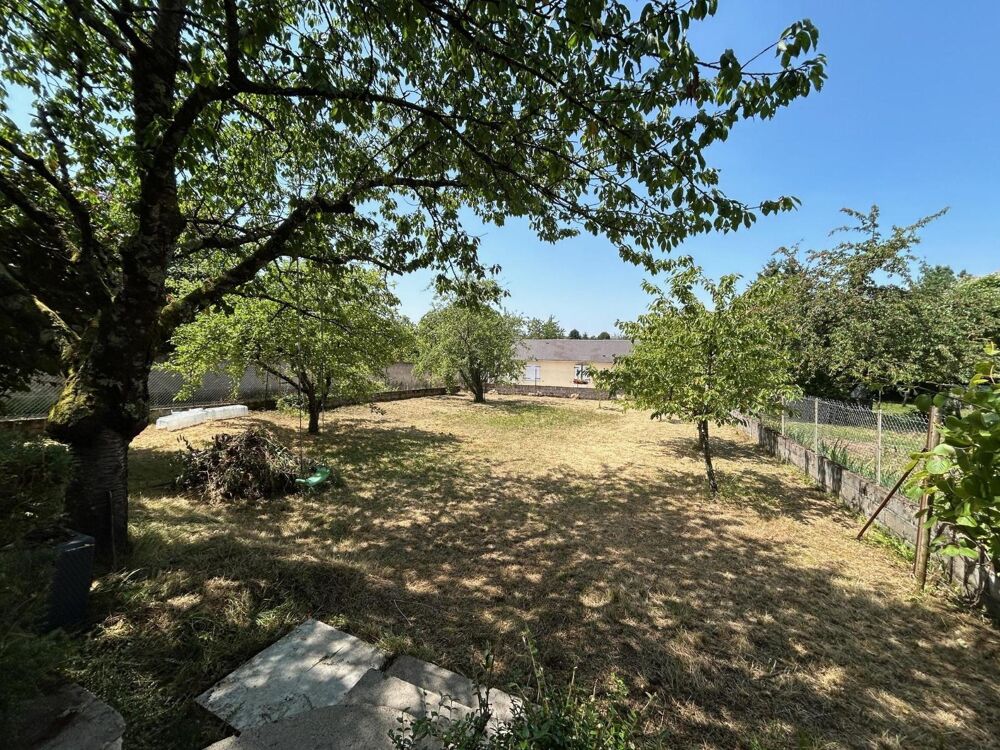 VENTE : Maison avec 4 chambres sur un terrain de 720 m²,....