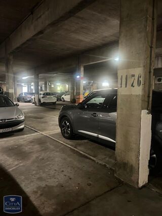  Parking / Garage  vendre 