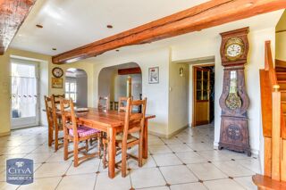  Maison  vendre 8 pices 236 m