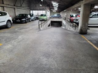  Parking / Garage  vendre 