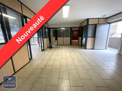 LOCAL PROFESSIONNEL 140m&sup2; id&eacute;alement situ&eacute; - La Posse... 297900 97419 La possession