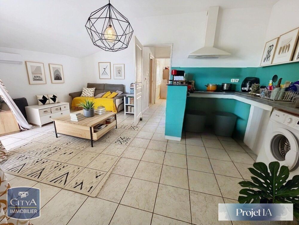 IDEALEMENT SITUE - T3 VACANT DERNIER ETAGE - LE PORT (97....