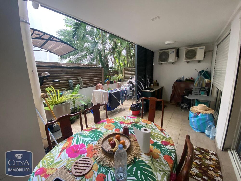 À vendre : Appartement T3 (54 m²) au 1er étage à Saint-D....